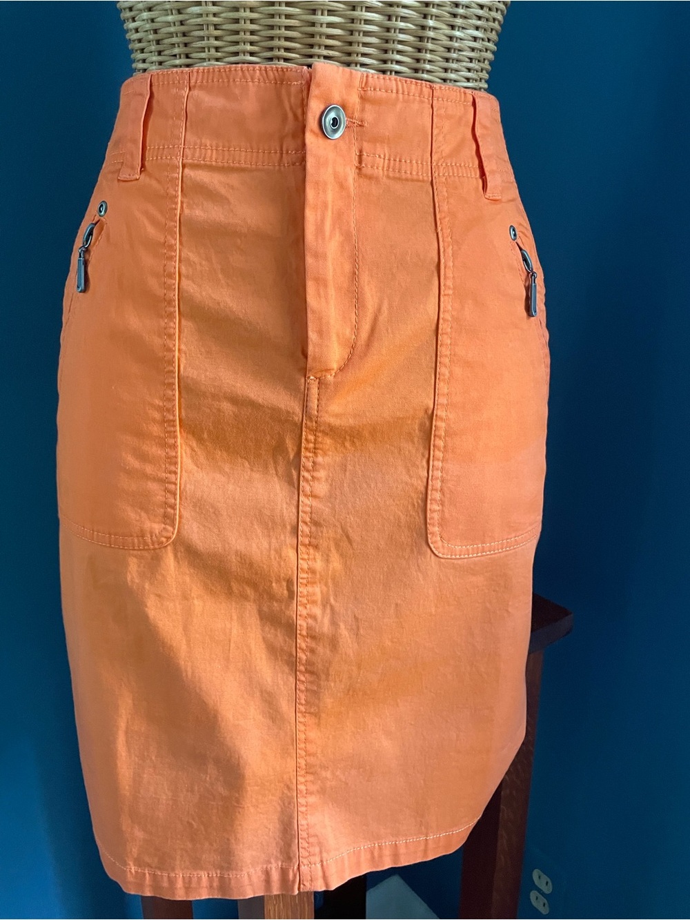 209 Bright Orange Short Skirt Size 4 97% Cotton 3% Spandex